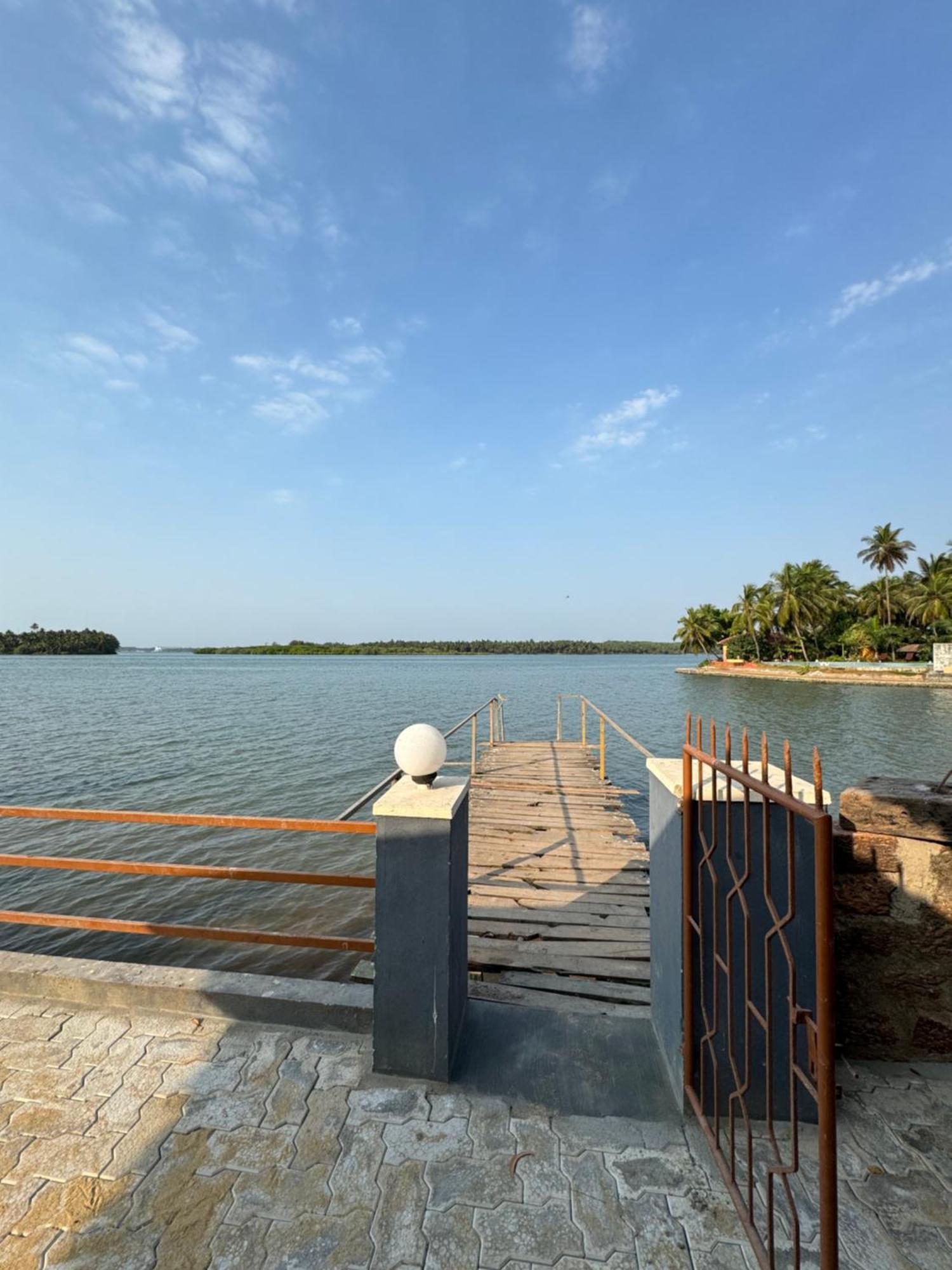 The Glasswater By The Backwater Homestay Kalyānpur Εξωτερικό φωτογραφία