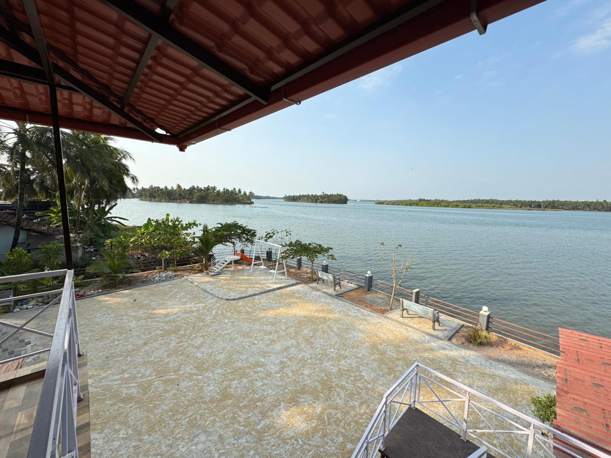The Glasswater By The Backwater Homestay Kalyānpur Εξωτερικό φωτογραφία