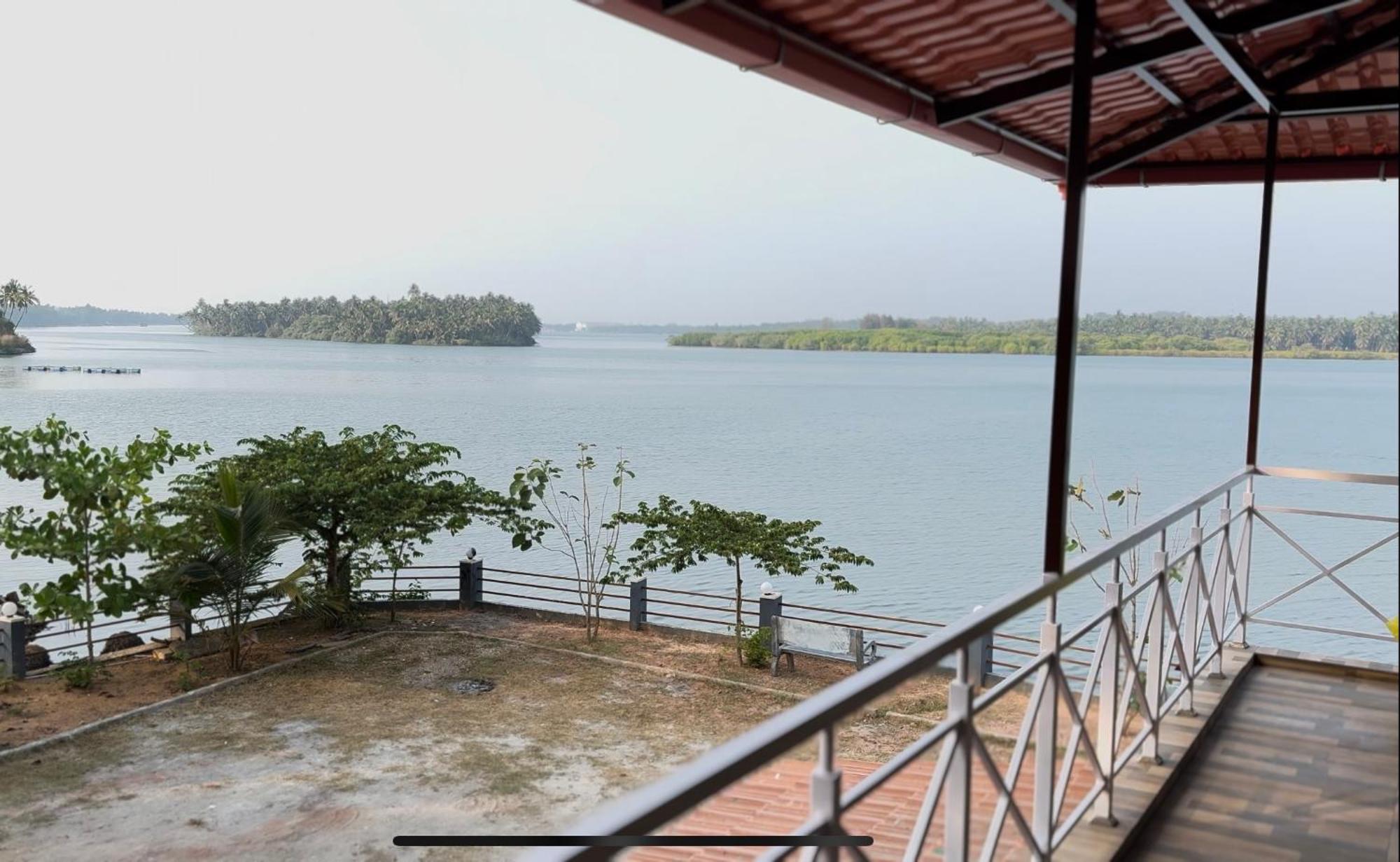 The Glasswater By The Backwater Homestay Kalyānpur Εξωτερικό φωτογραφία