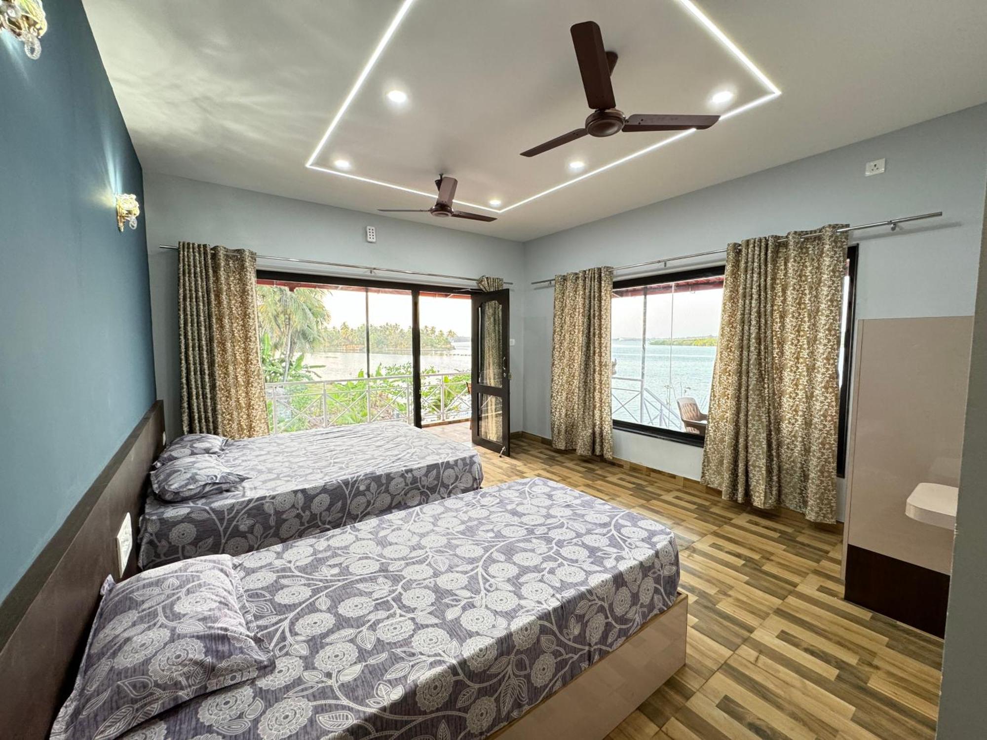 The Glasswater By The Backwater Homestay Kalyānpur Εξωτερικό φωτογραφία